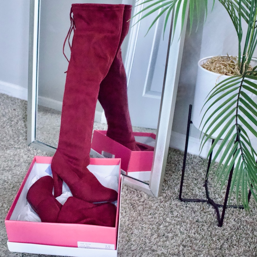Deep Crimson Red Knee-high boots; 3 in.